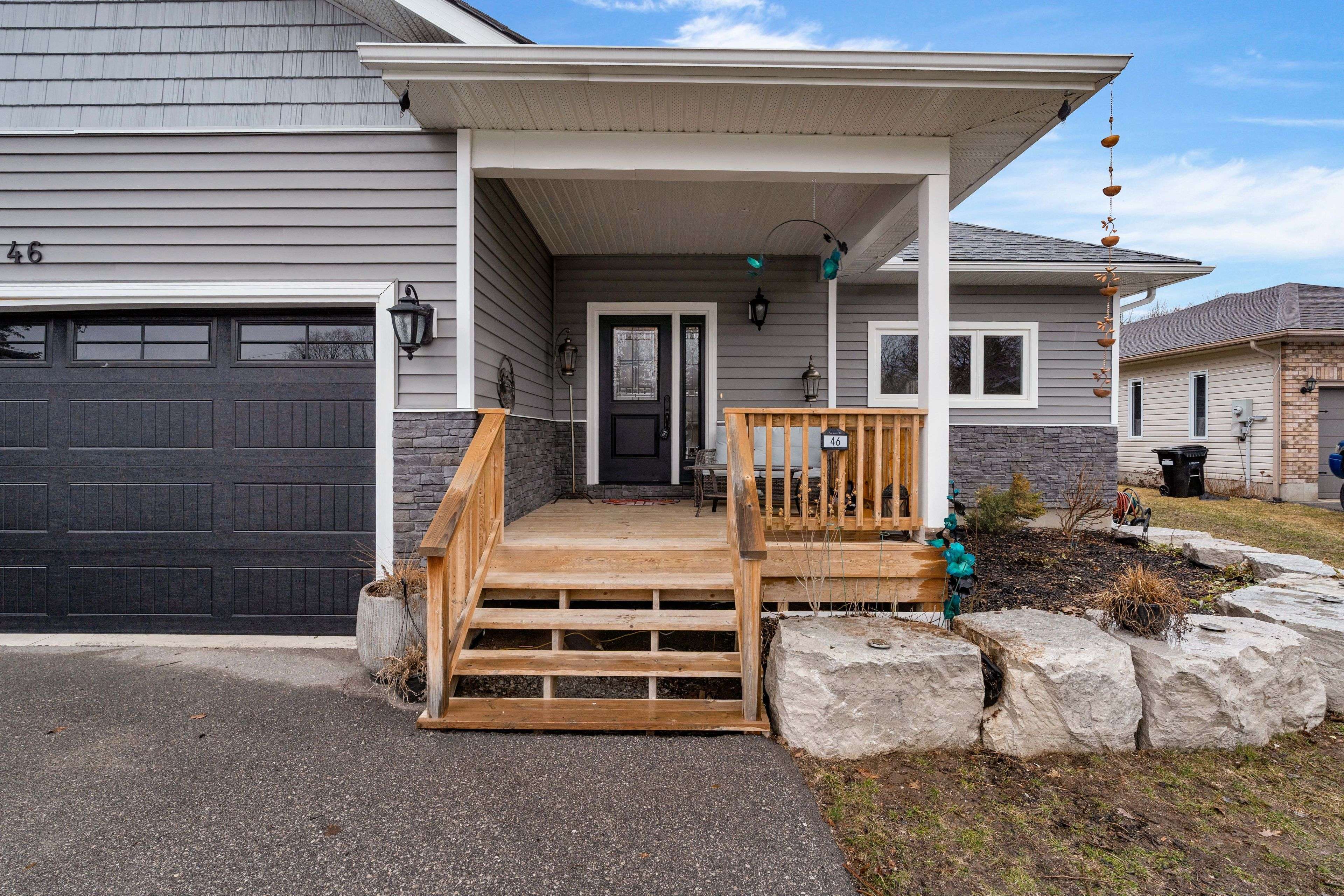 46 Brick Pond RD, Severn, ON L0K 1E0