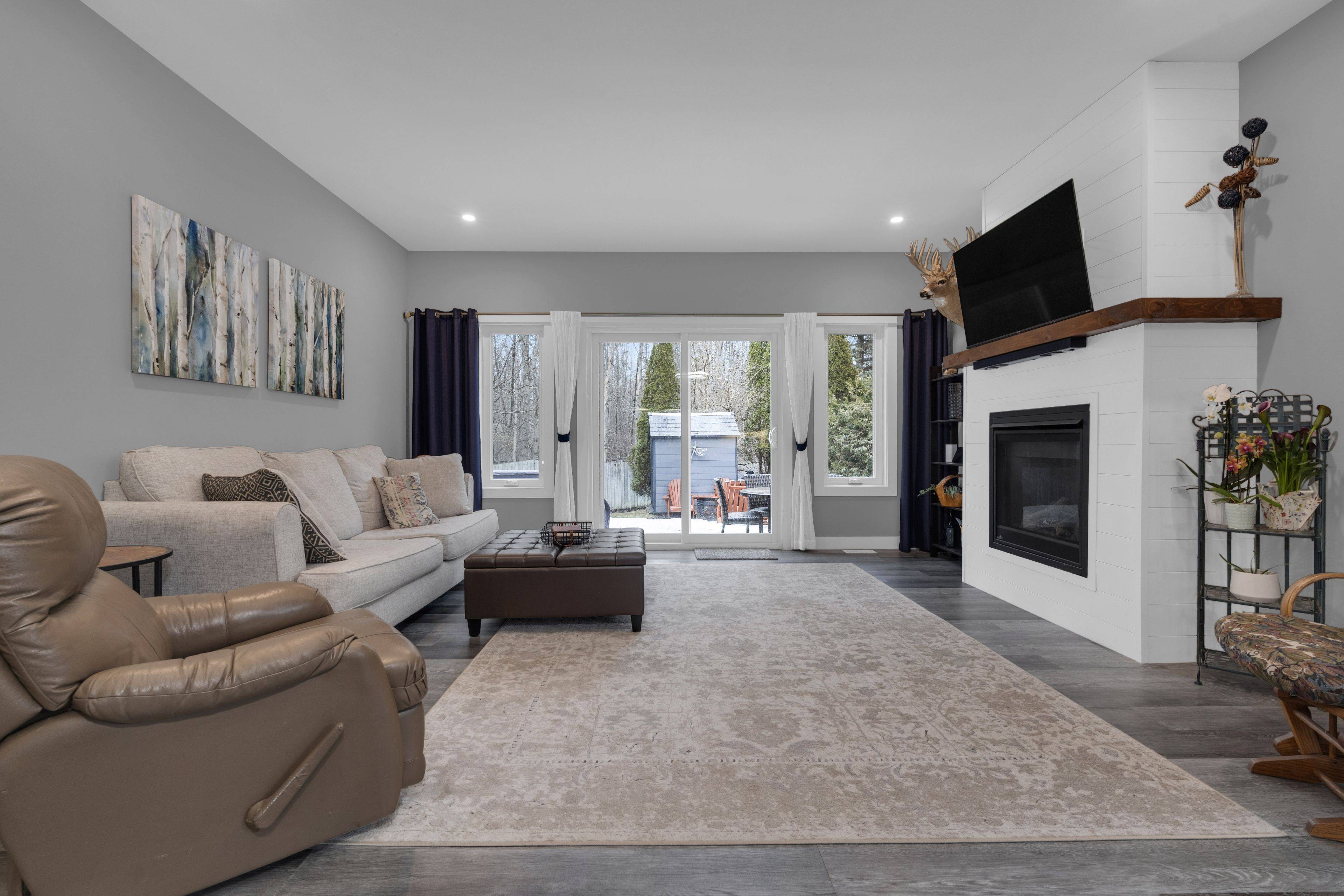 46 Brick Pond RD, Severn, ON L0K 1E0