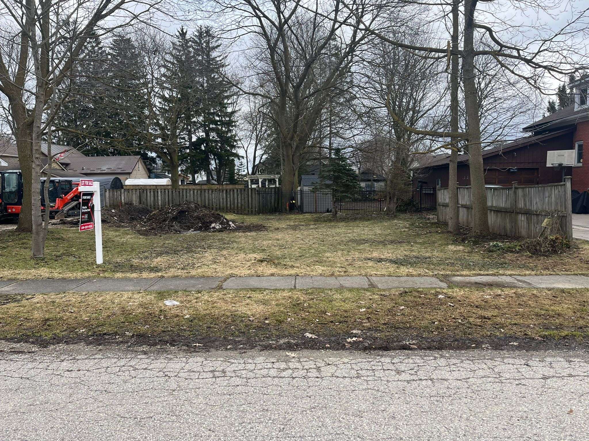 240 Cumberland ST, Minto, ON N0G 2P0