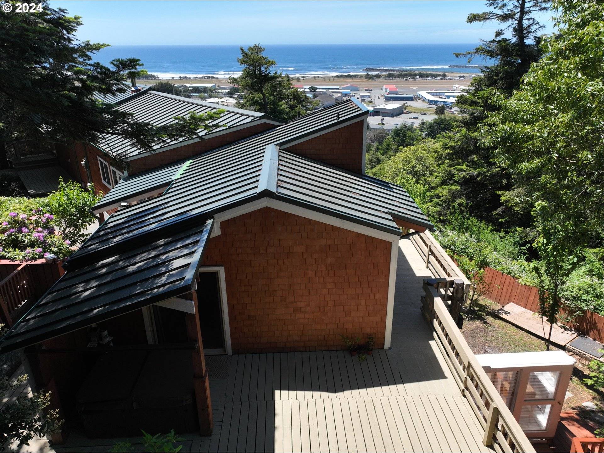 29830 HOUND DOG RD, Gold Beach, OR 97444