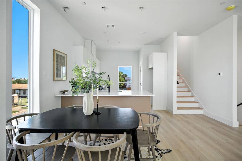 312 N Lancaster Avenue, Dallas, TX 75203