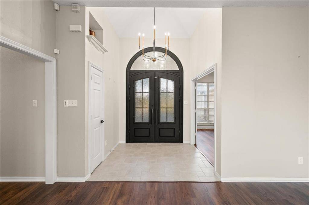 1409 Spinnaker Lane, Azle, TX 76020