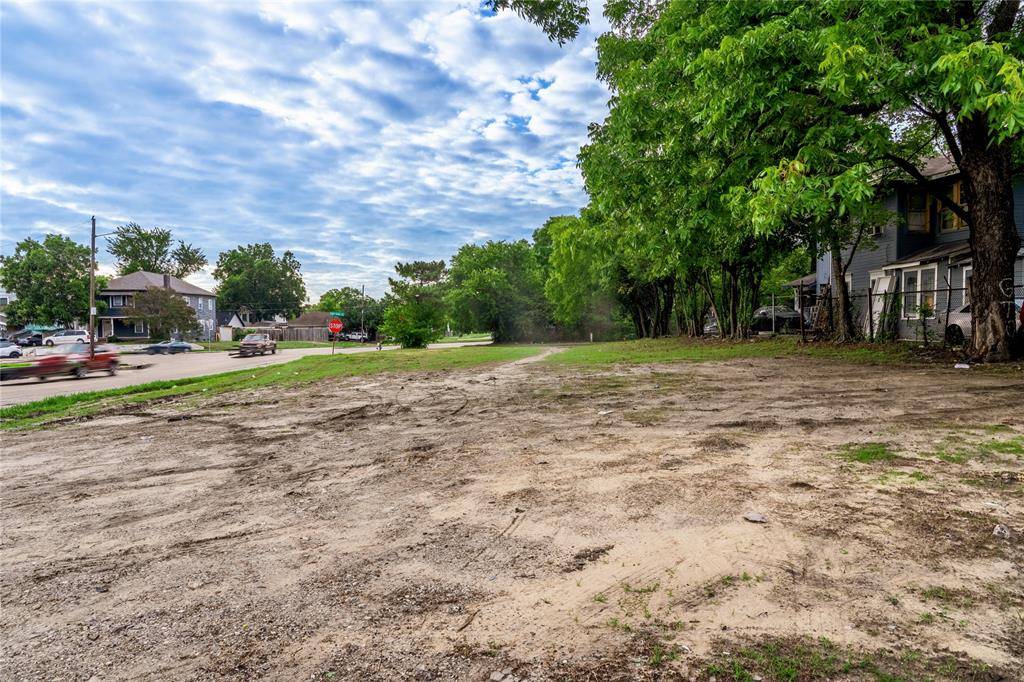 4951 E Side Avenue, Dallas, TX 75214