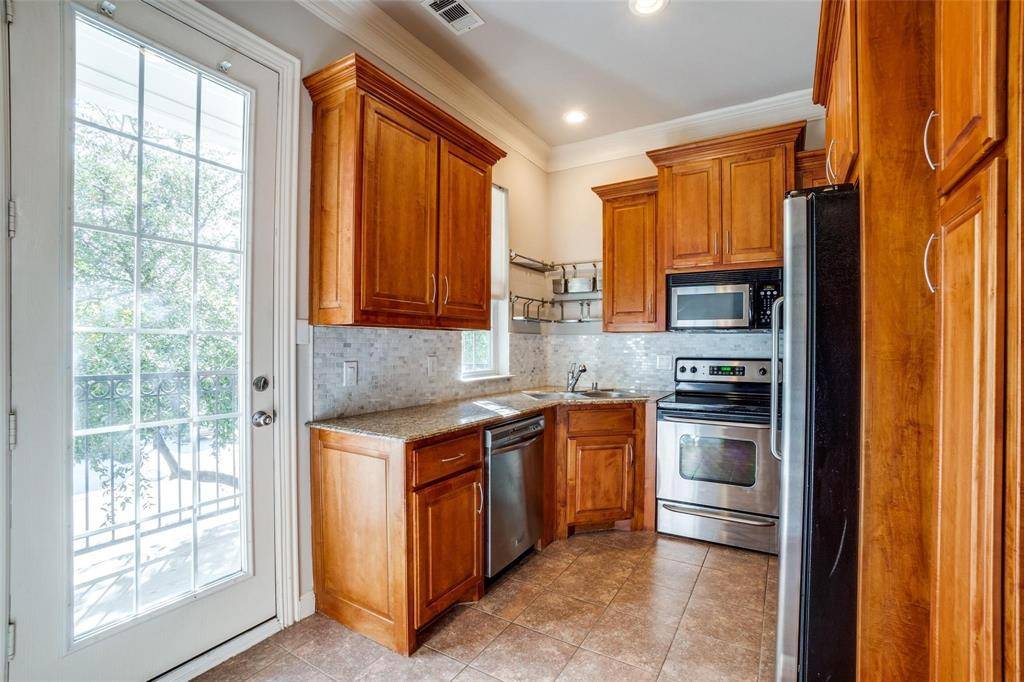 5827 Lewis Street, Dallas, TX 75206