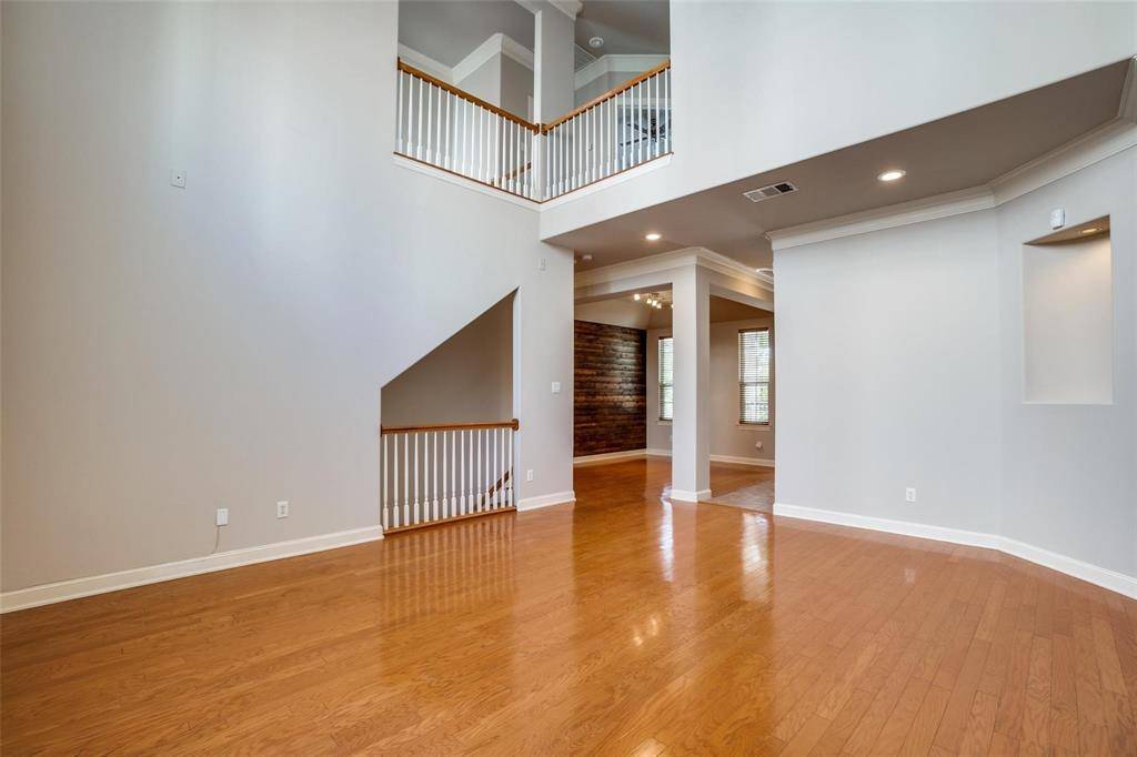 5827 Lewis Street, Dallas, TX 75206