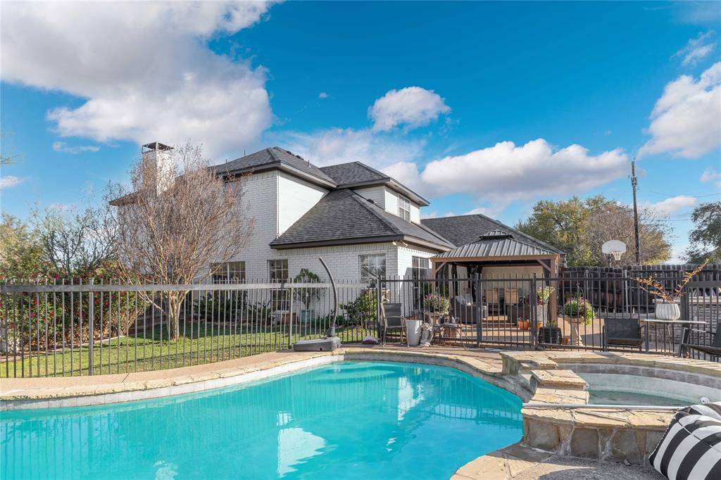 702 Oak Trail, Brownwood, TX 76801