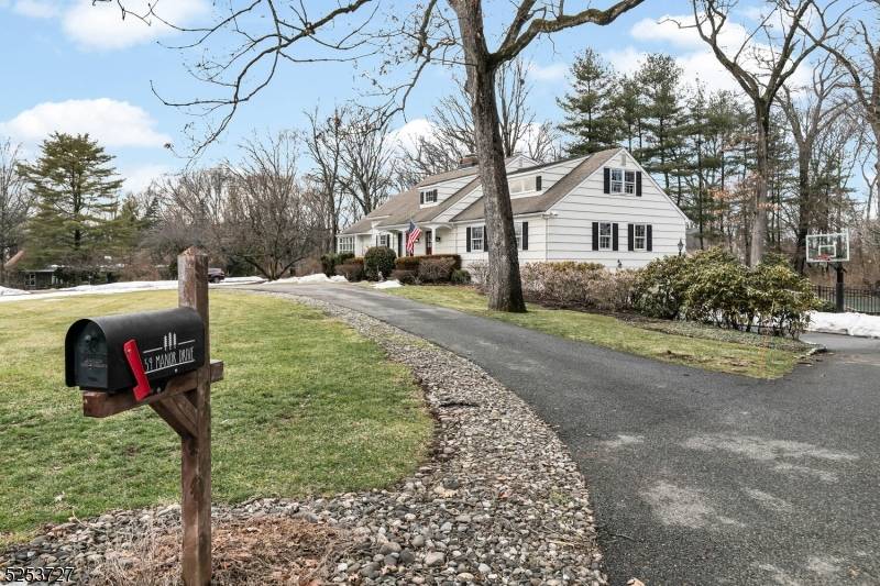 59 Manor Dr, Bernards Twp., NJ 07920