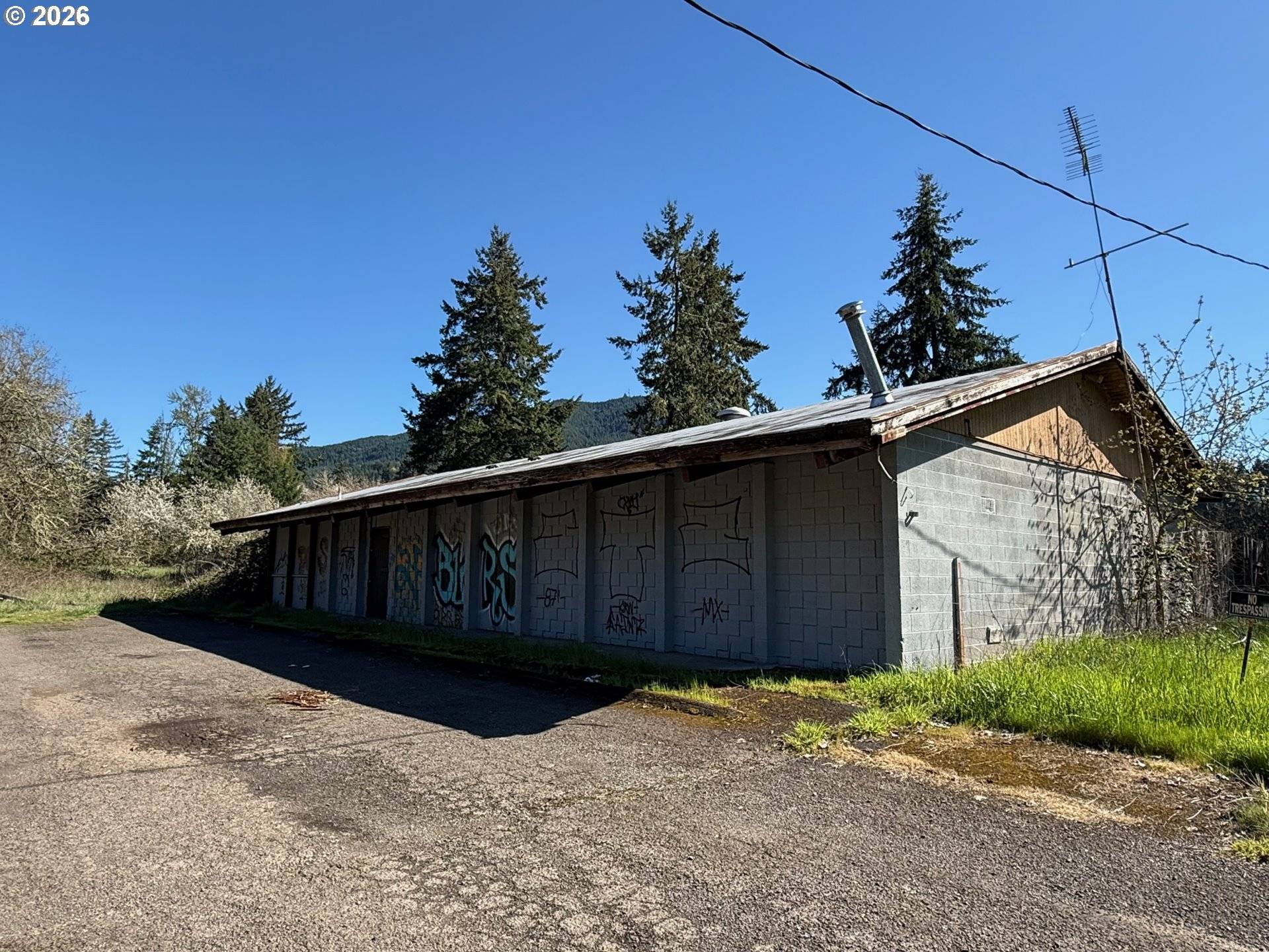 40144 BIG FALL CREEK RD, Fall Creek, OR 97438