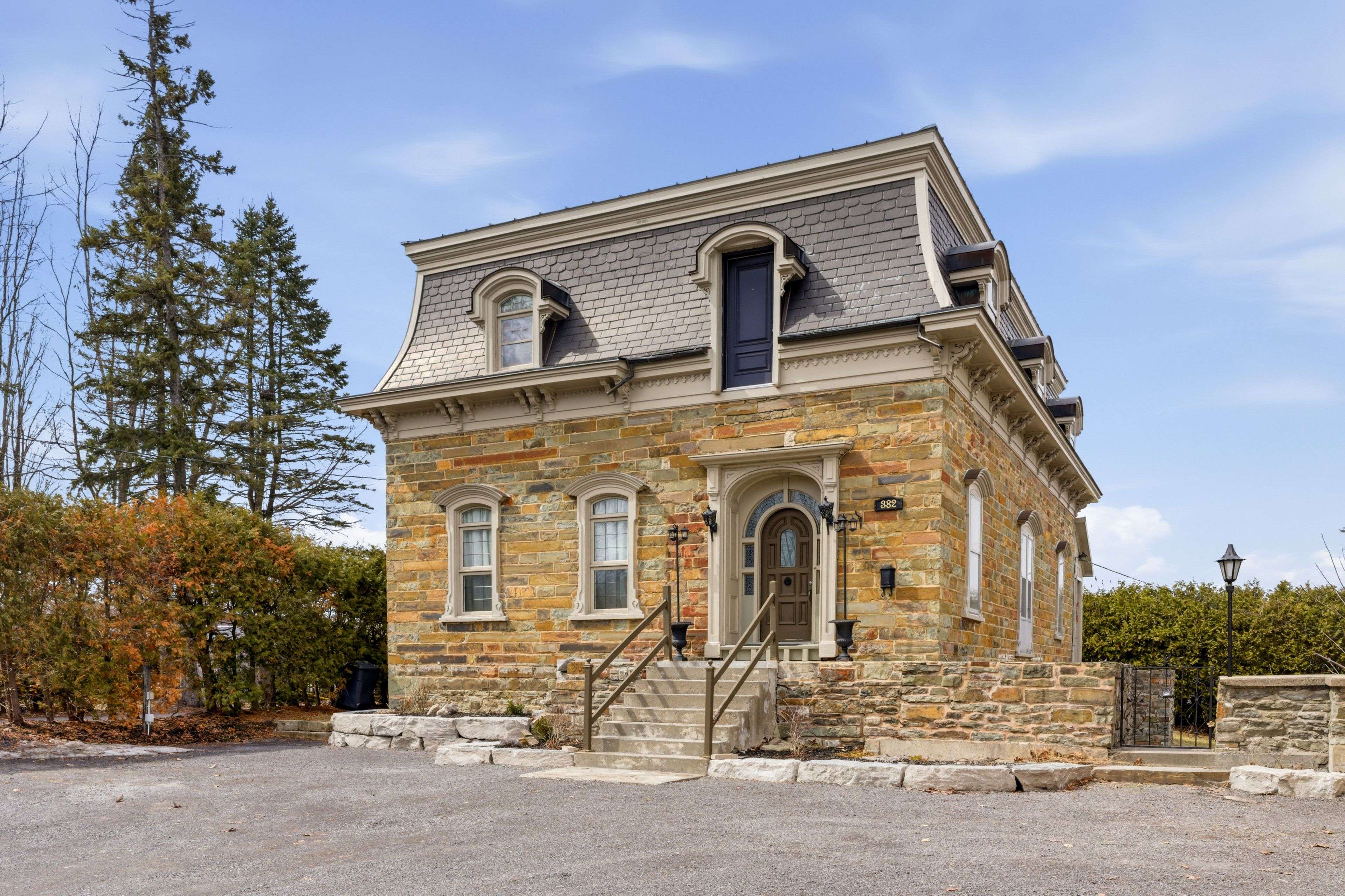 382 Mcgill ST, Hawkesbury, ON K6A 1R2