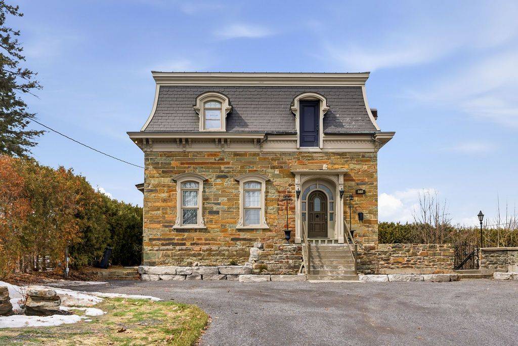 382 Mcgill ST, Hawkesbury, ON K6A 1R2