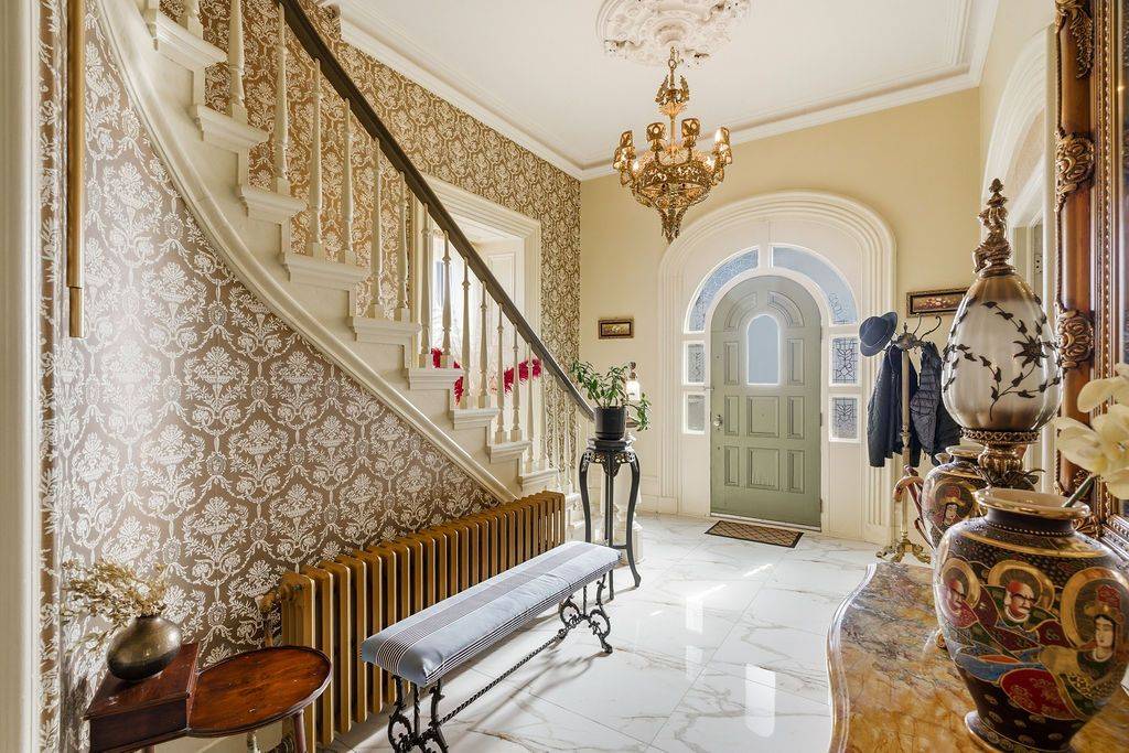 382 Mcgill ST, Hawkesbury, ON K6A 1R2