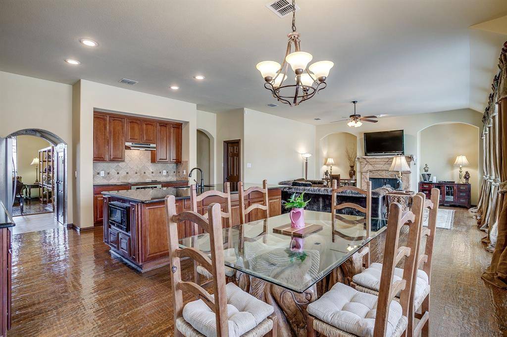 1302 Killian Drive, Mansfield, TX 76063