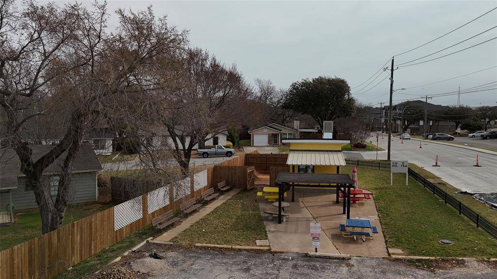 1401 Pipeline Road E, Bedford, TX 76022