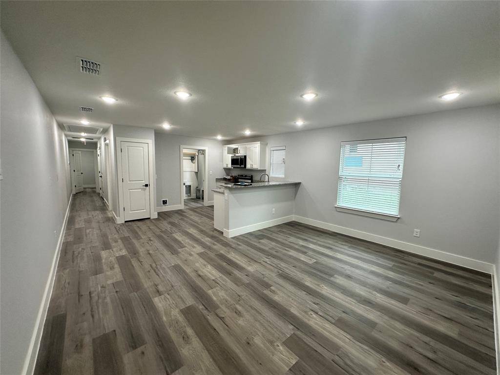 406 W 6th Street #1, Bonham, TX 75418