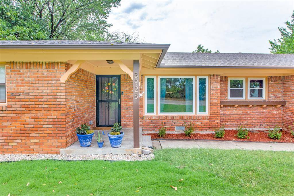 3928 Menzer Road, Fort Worth, TX 76103