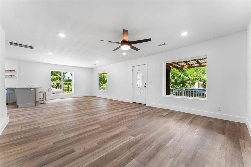 2730 Gladstone Drive, Dallas, TX 75211