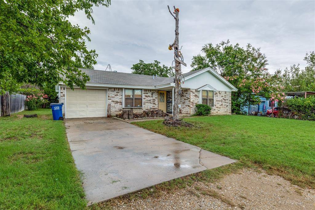 101 Gordon Drive, Azle, TX 76020