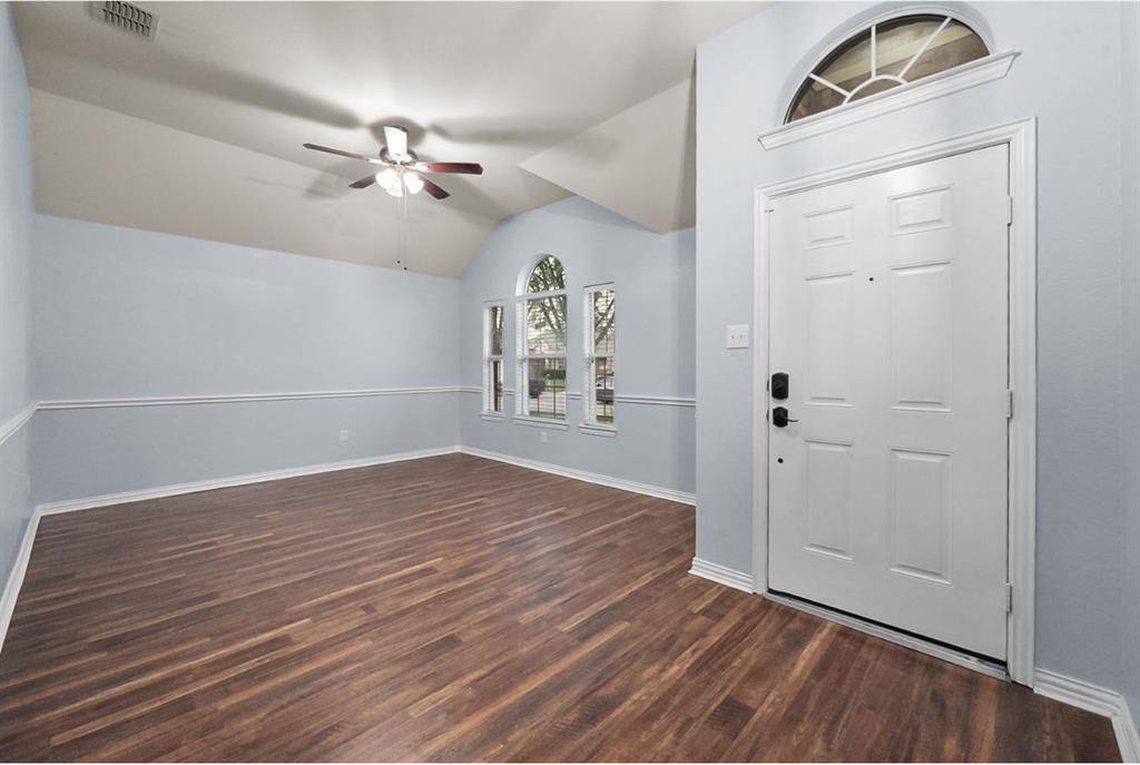 915 Seider Lane, Grand Prairie, TX 75052