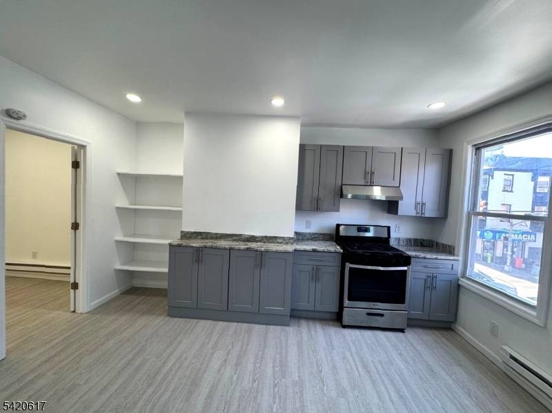 76-78 Market St #1, Paterson City, NJ 07505