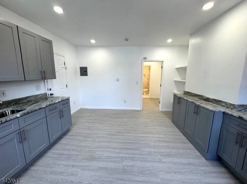 76-78 Market St #1, Paterson City, NJ 07505