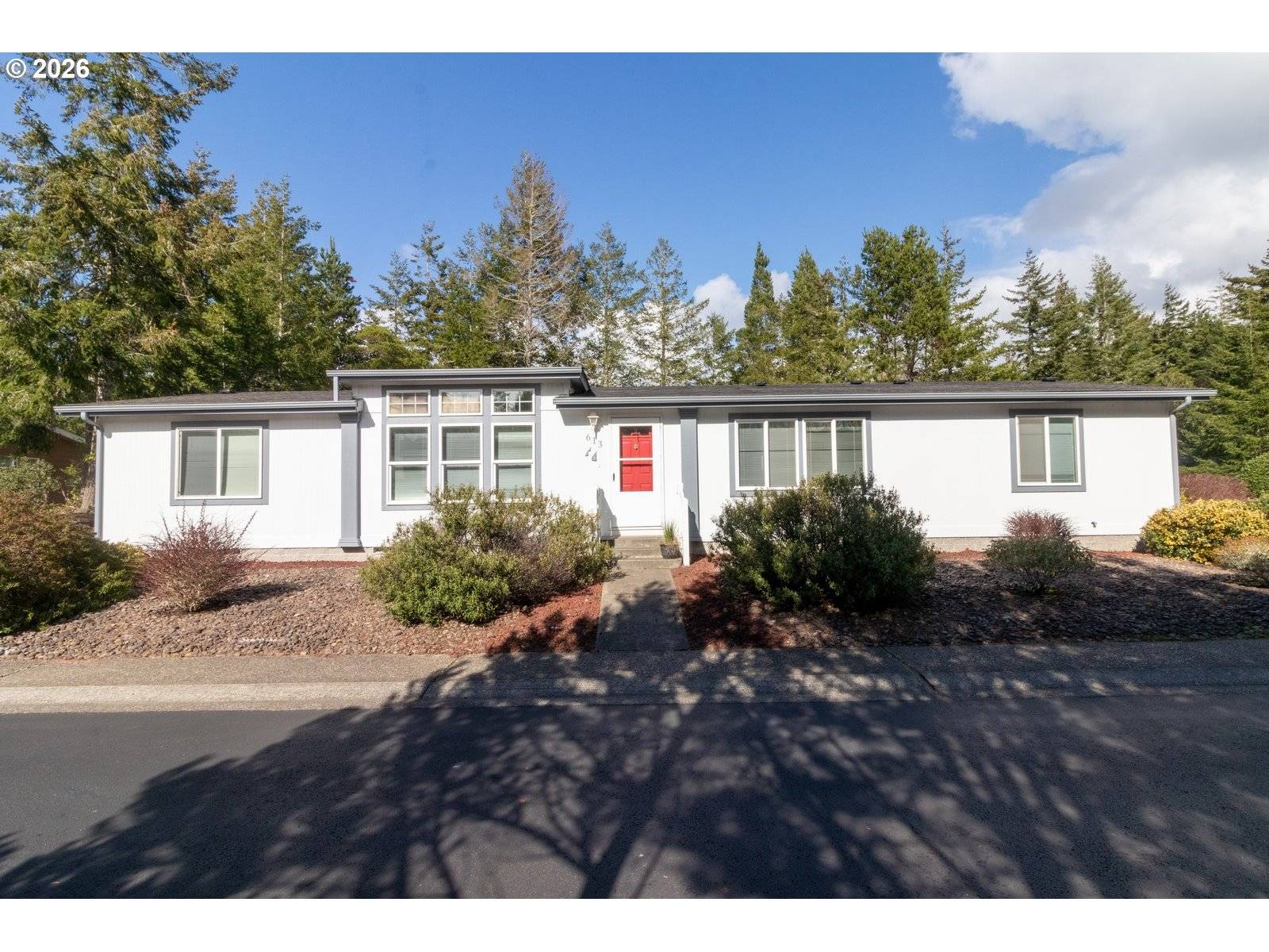 613 GLENBROOK CIR, Florence, OR 97439