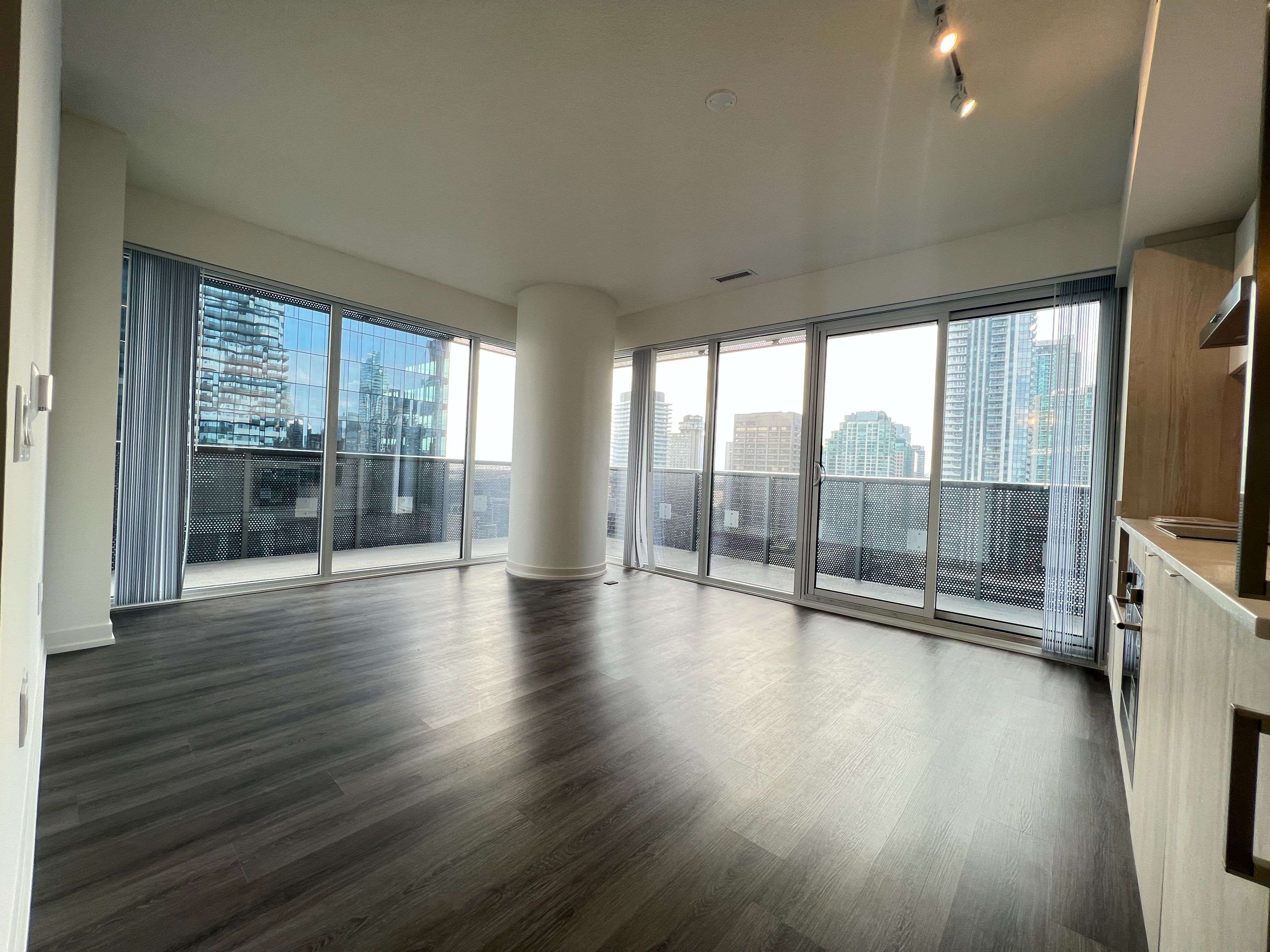 138 Downes ST #2111, Toronto C01, ON M5E 0E4