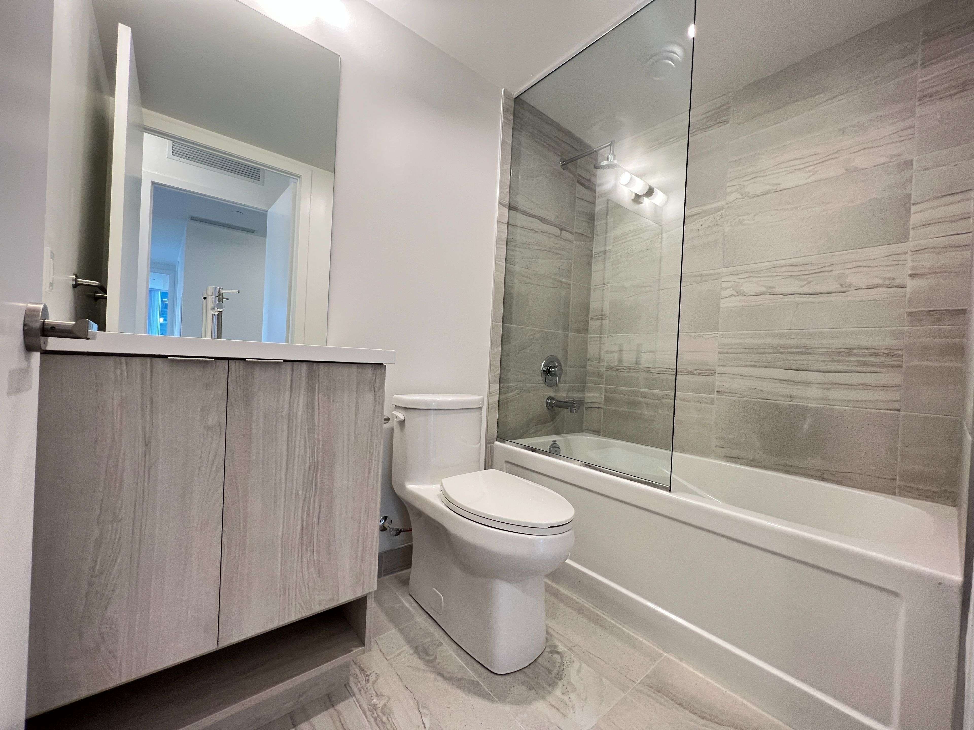 138 Downes ST #2111, Toronto C01, ON M5E 0E4