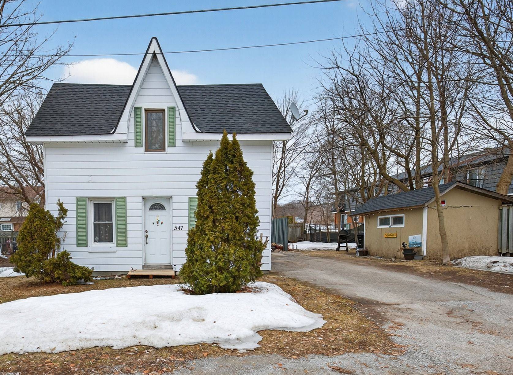 547 Nelson ST, Midland, ON L4R 3L7