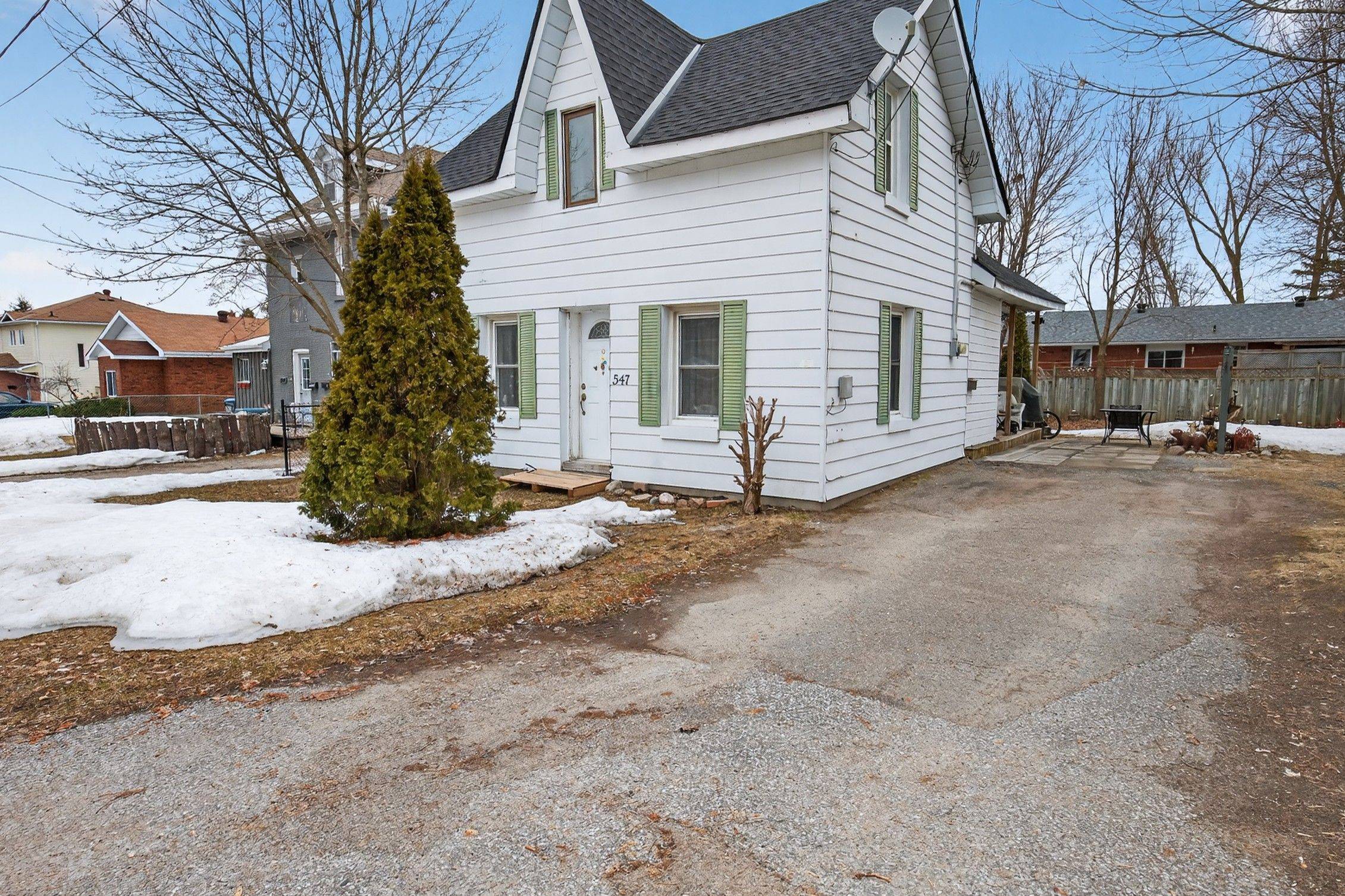 547 Nelson ST, Midland, ON L4R 3L7