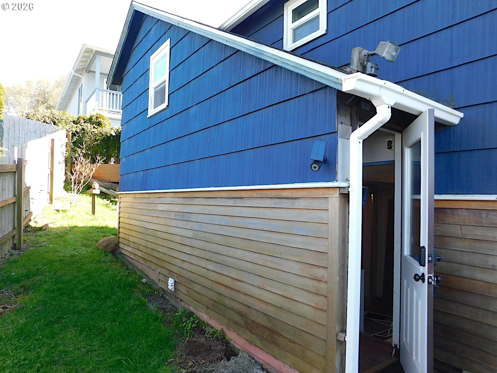 496 HAMBURG AVE, Astoria, OR 97103