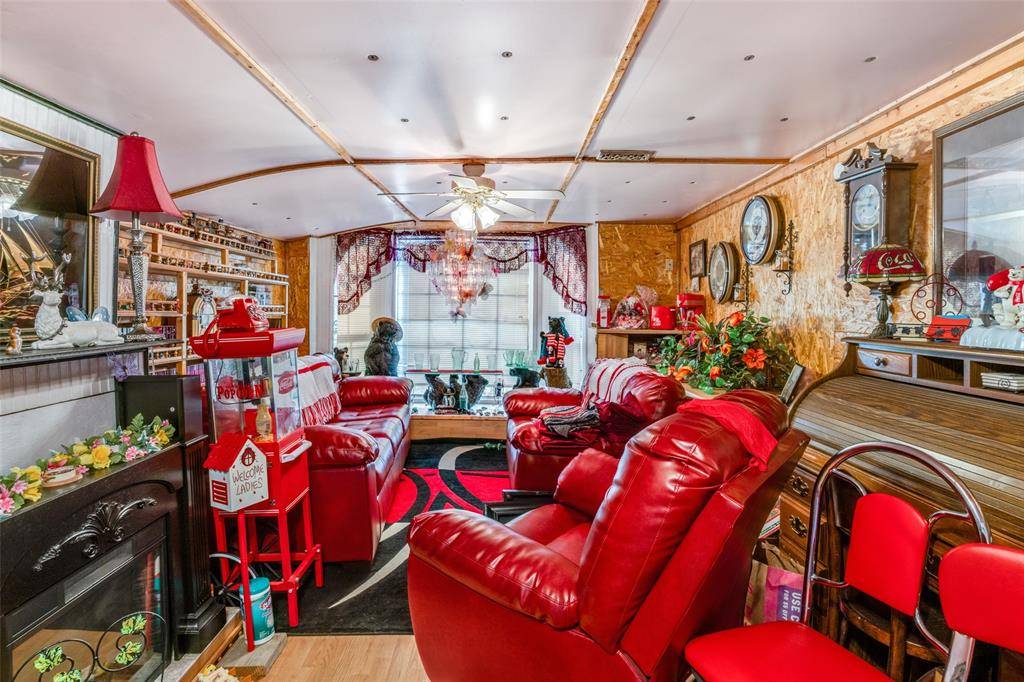 602 N Denison Street, Bells, TX 75414