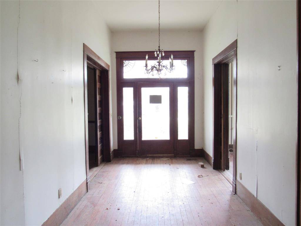 311 Craig Street, Hillsboro, TX 76645