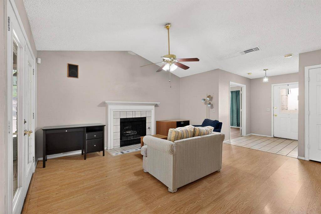 317 Chapman Street, Cedar Hill, TX 75104