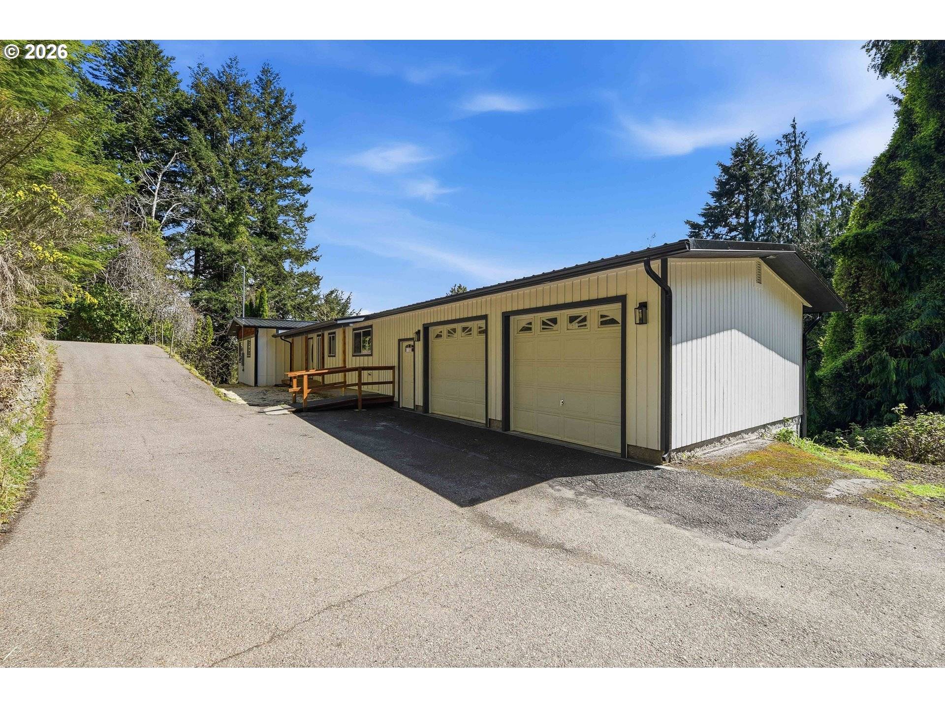 1395 INGERSOLL ST, Coos Bay, OR 97420
