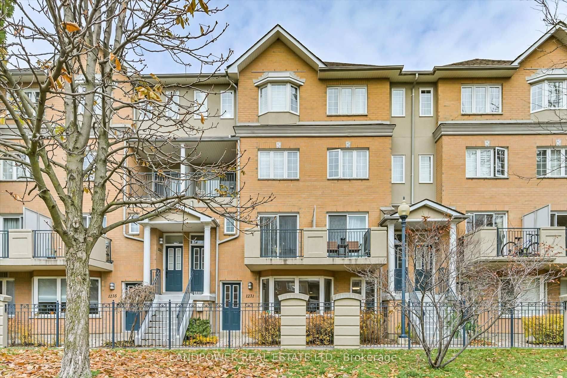 28 Sommerset WAY #1231, Toronto C14, ON M2N 6W7