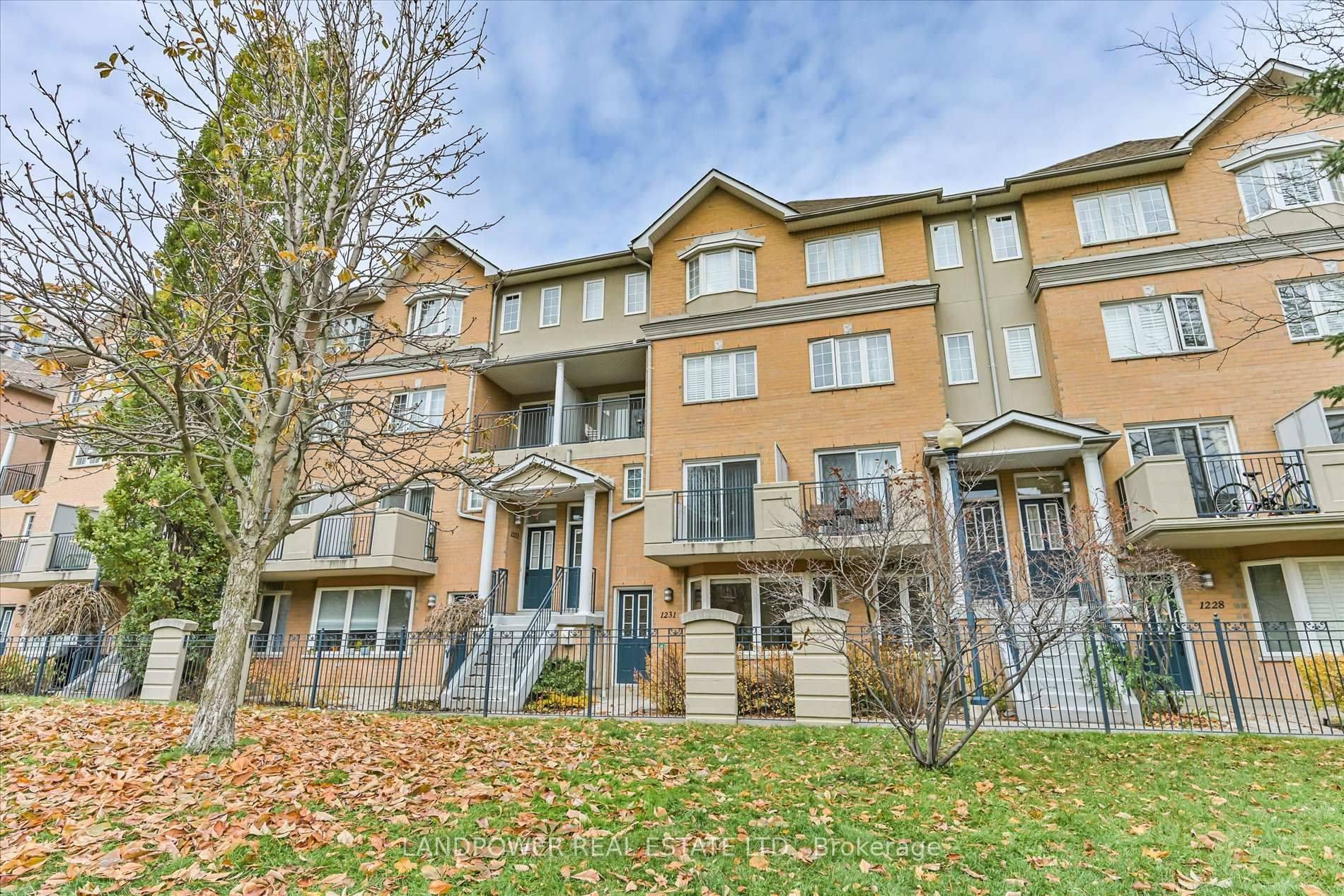 28 Sommerset WAY #1231, Toronto C14, ON M2N 6W7