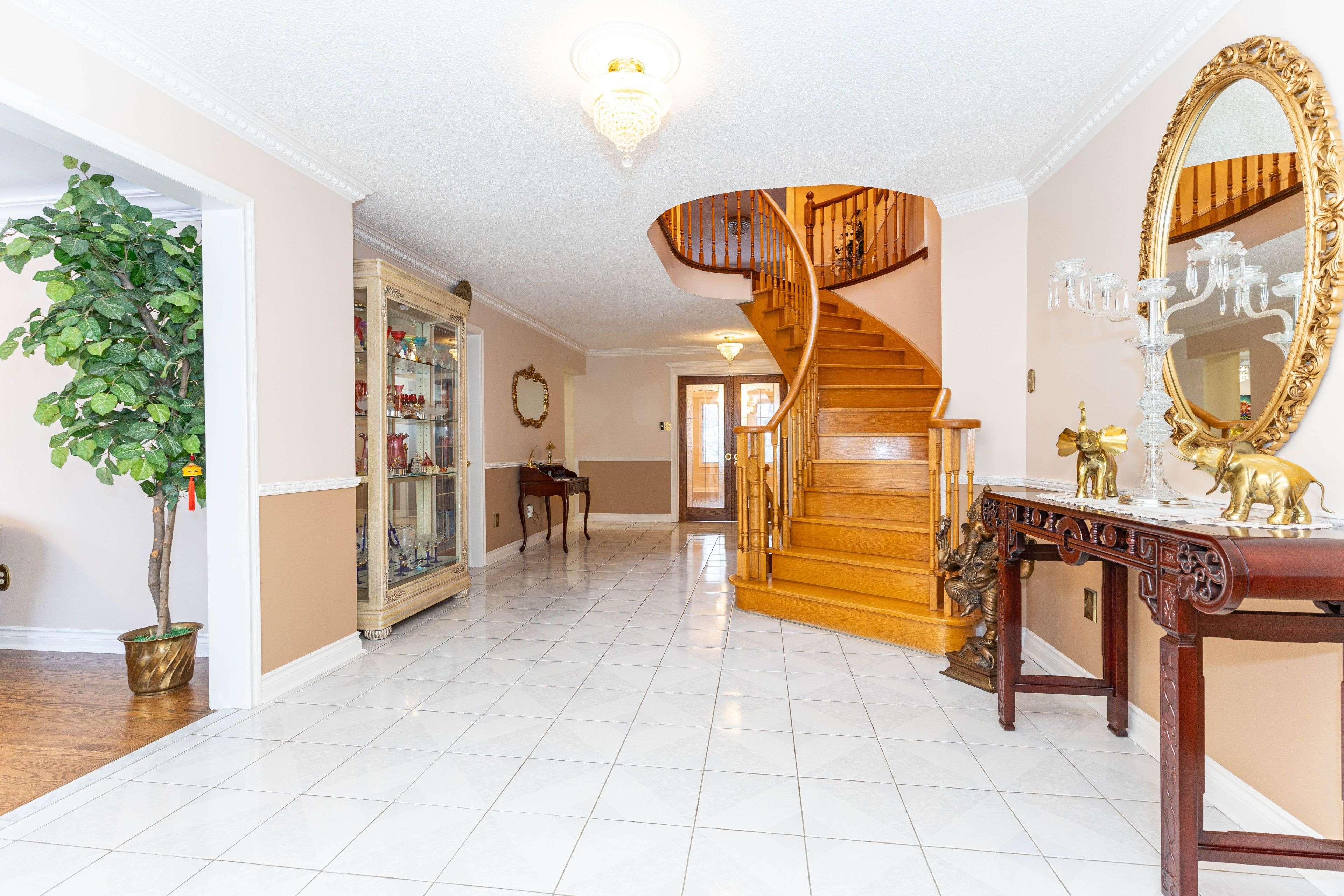 23 Leah CRES, Ajax, ON L1T 3J2