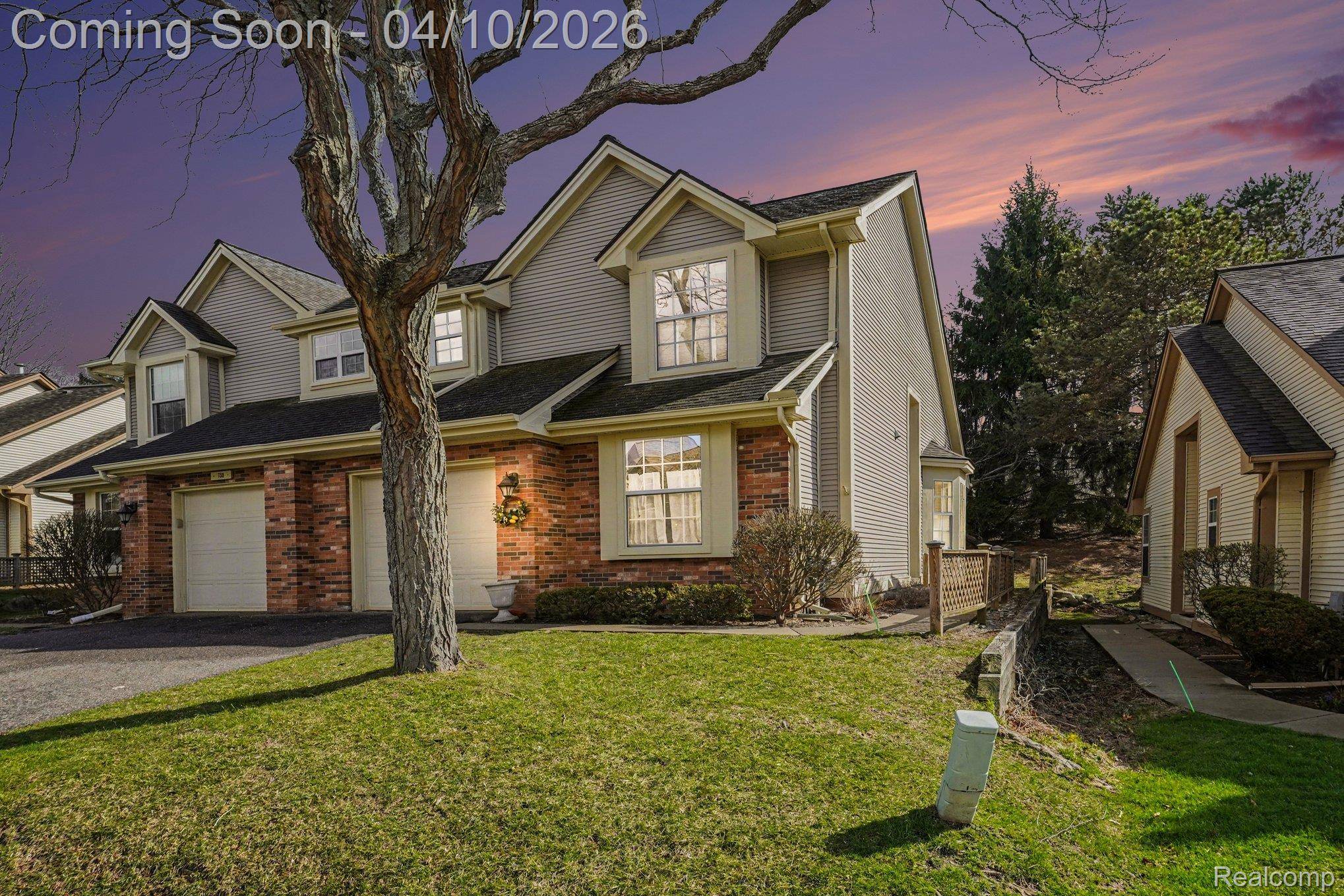 732 Whisperwood TRL, Fenton, MI 48430
