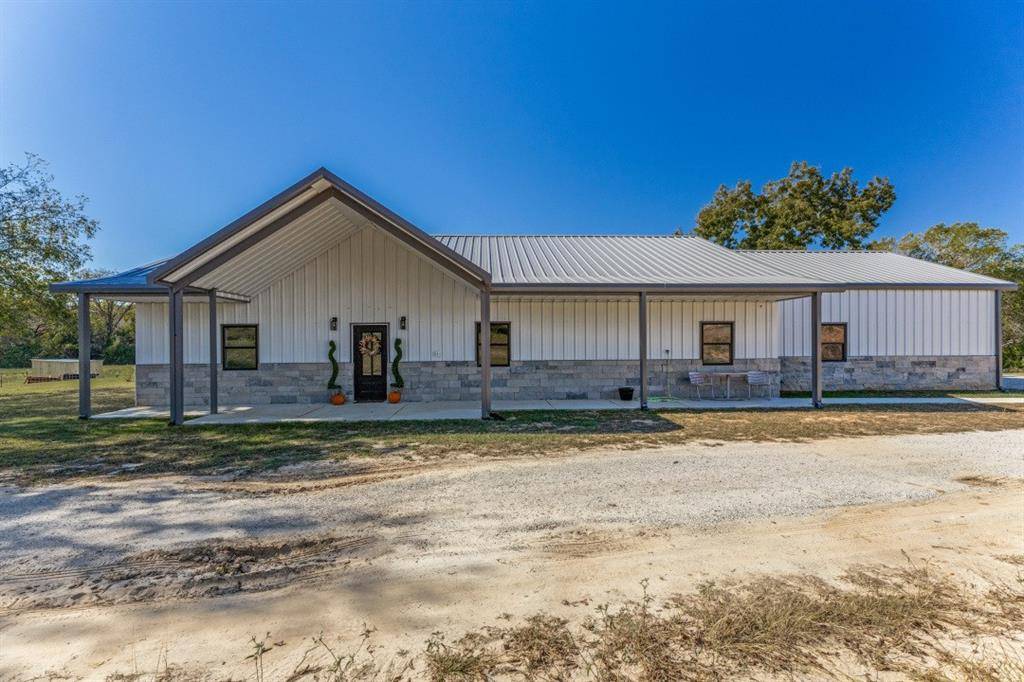 1600 County Road 2395, Alvord, TX 76225