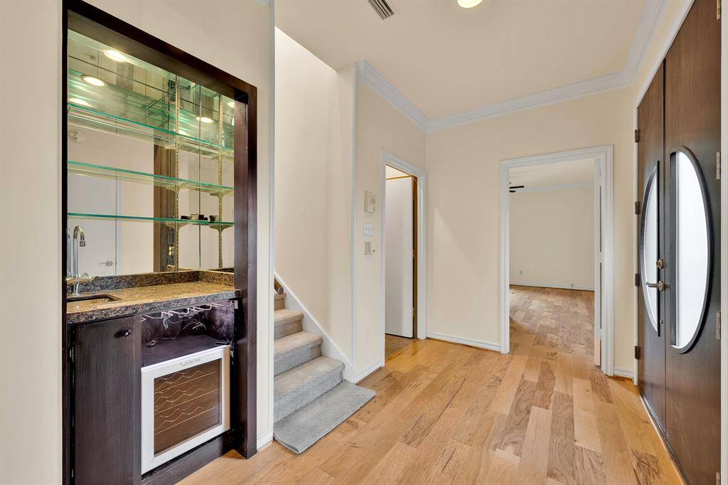 5713 Pershing Avenue, Fort Worth, TX 76107