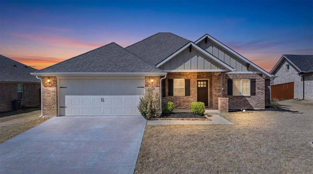 4012 Kensington Drive, Sanger, TX 76266