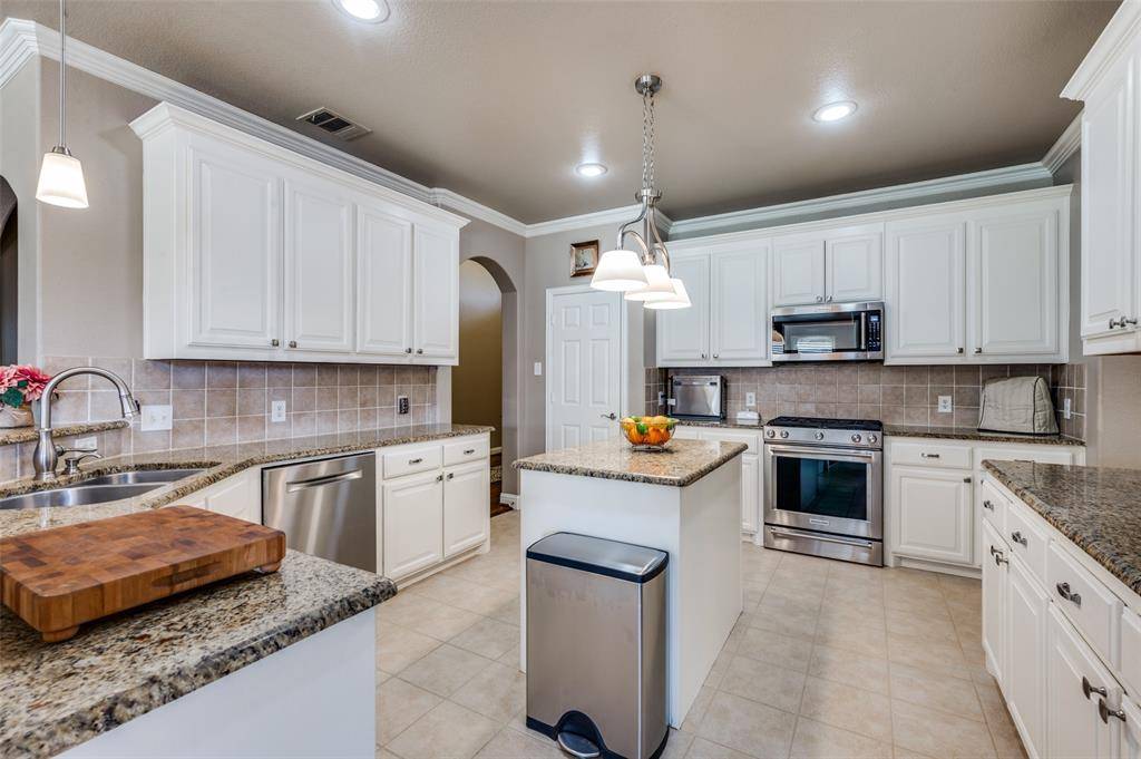 159 Courtney Bay Lane, Argyle, TX 76226