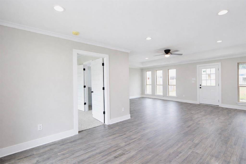 257 Prairie Vista Drive, Dallas, TX 75217