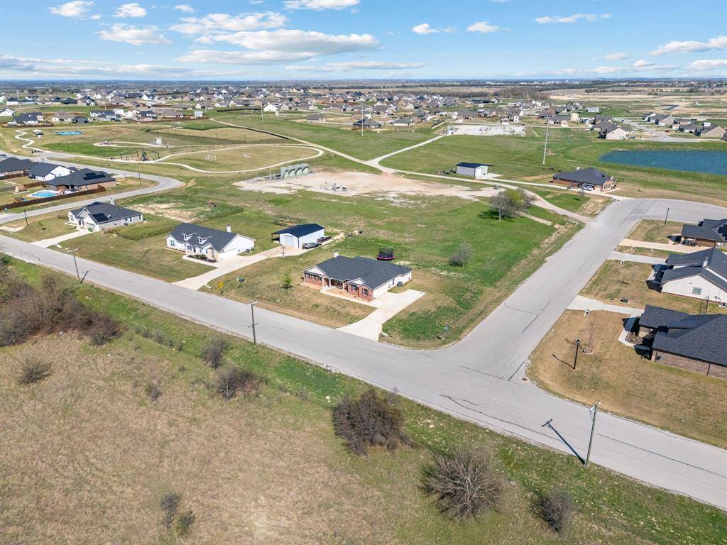 134 Stone Canyon Drive, Rhome, TX 76078