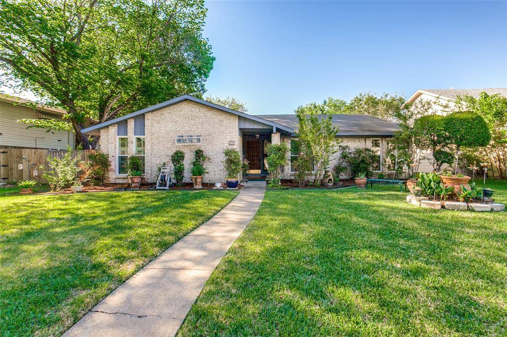 44 Merrie Circle, Richardson, TX 75081