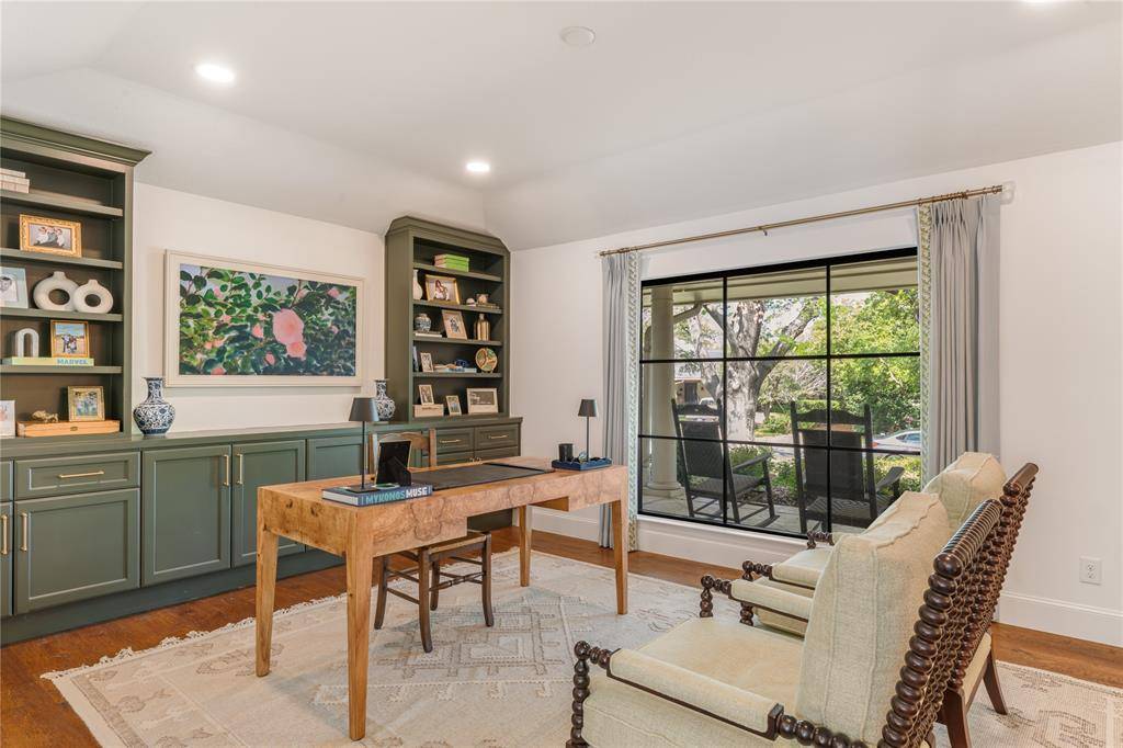 9148 Clearlake Drive, Dallas, TX 75225