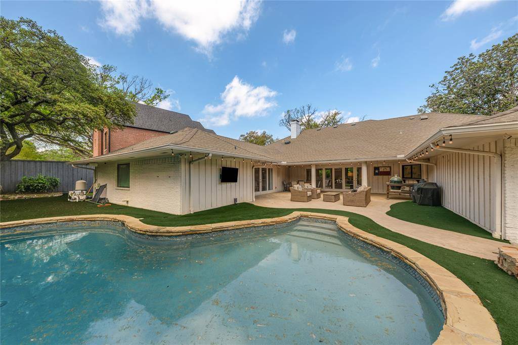 9148 Clearlake Drive, Dallas, TX 75225