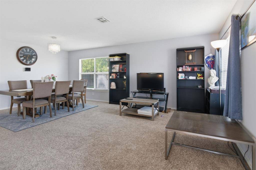 329 Beechwood Lane, Cedar Hill, TX 75104