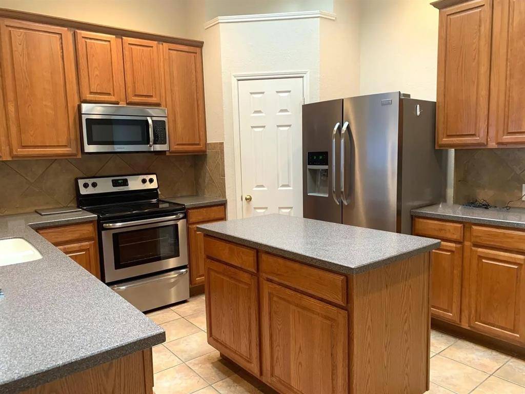 7908 Thorneywood Road, Plano, TX 75024