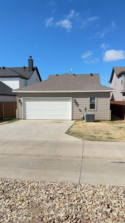 644 The Cottages Drive, Godley, TX 76044